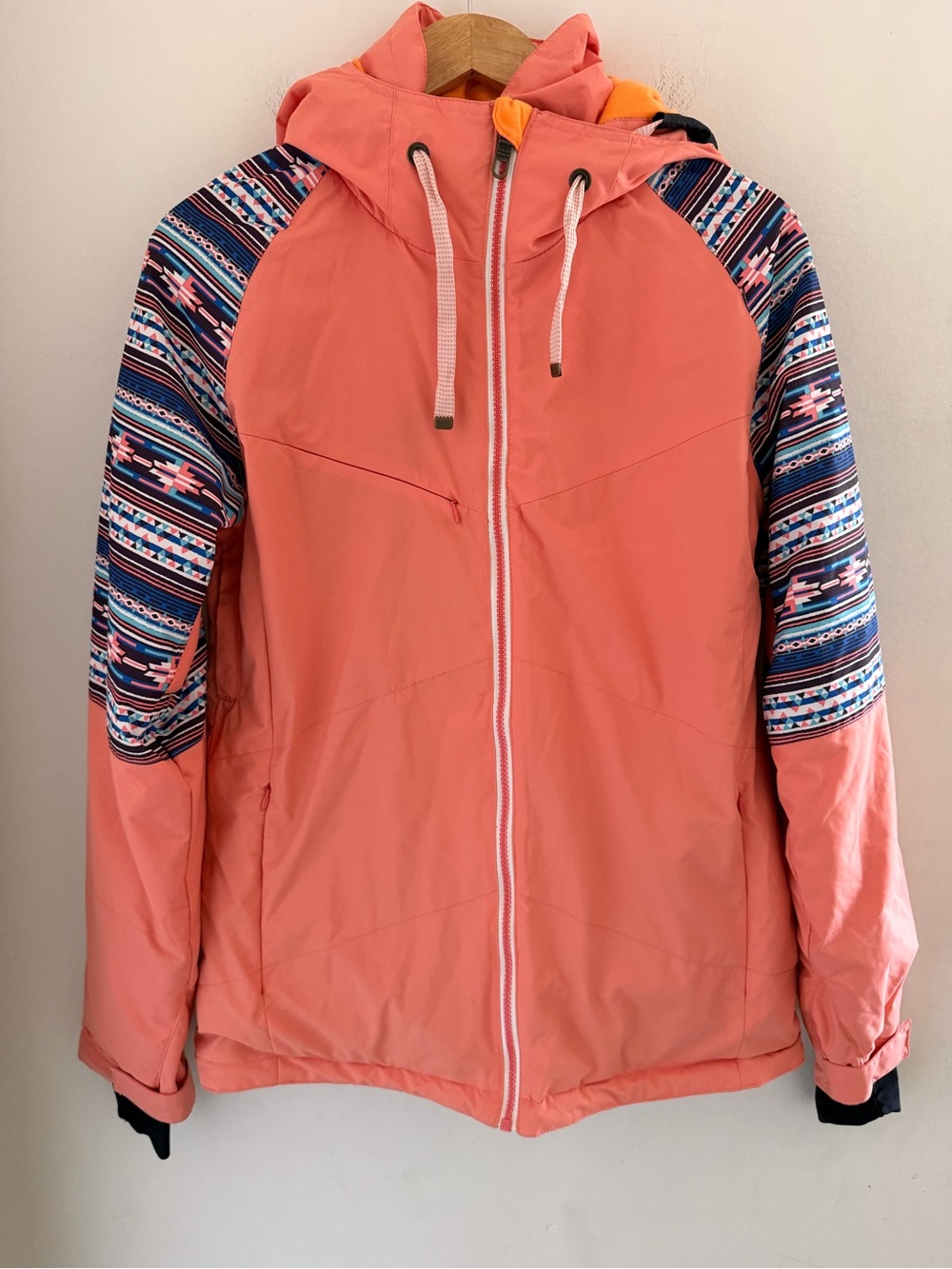 PWDR Room Coral Ski Snowboard Jacket Geometric Pattern Sleeve Hooded Women M